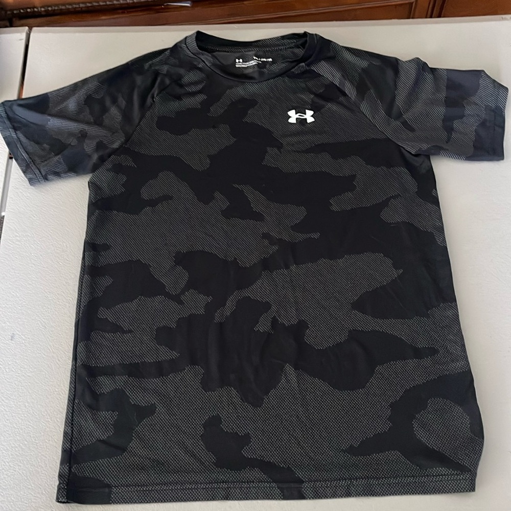 Under Armour t-shirt black camo